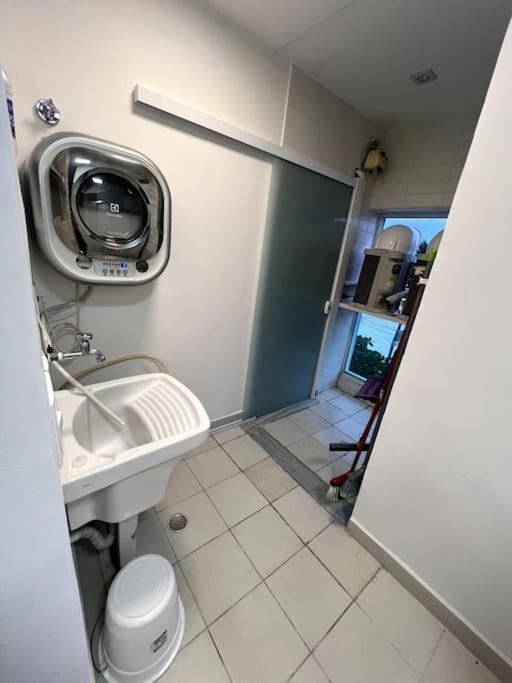 גוארויה Apartamento Vista Para O Mar E Pe Na Areia מראה חיצוני תמונה